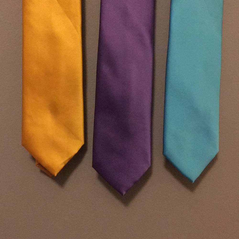 Three (3) colorful ties - Geoffrey Beene